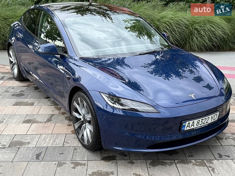 Седан Tesla Model 3 2023 в Києві