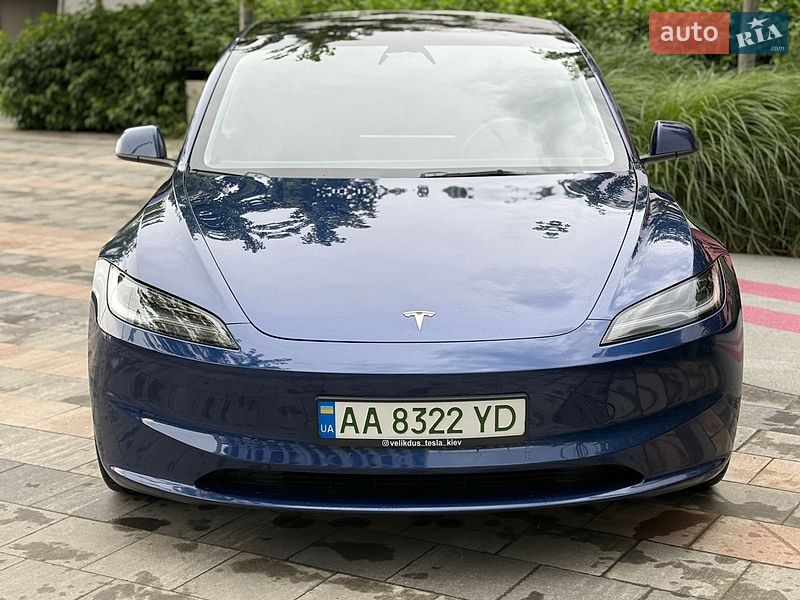 Седан Tesla Model 3 2023 в Києві