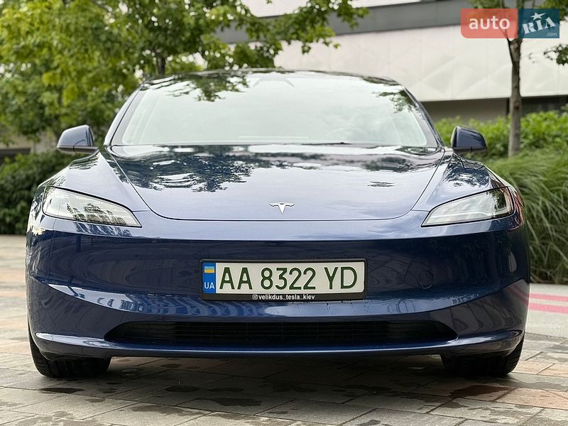 Седан Tesla Model 3 2023 в Києві