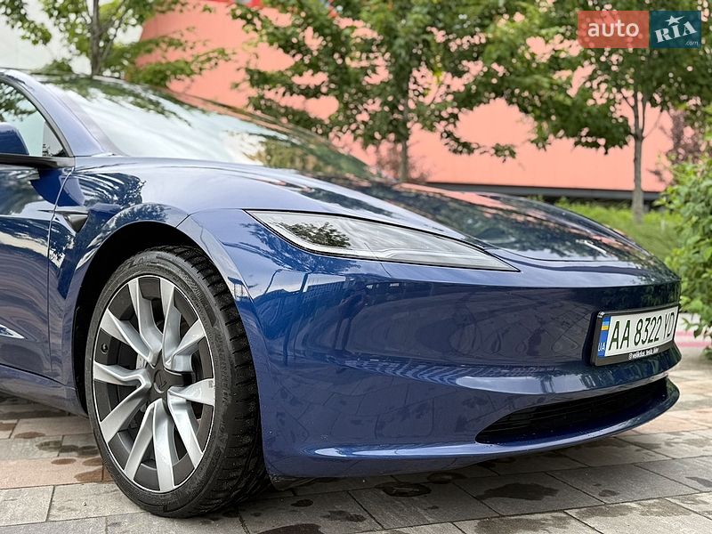 Седан Tesla Model 3 2023 в Киеве