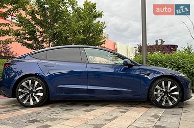 Седан Tesla Model 3 2023 в Києві