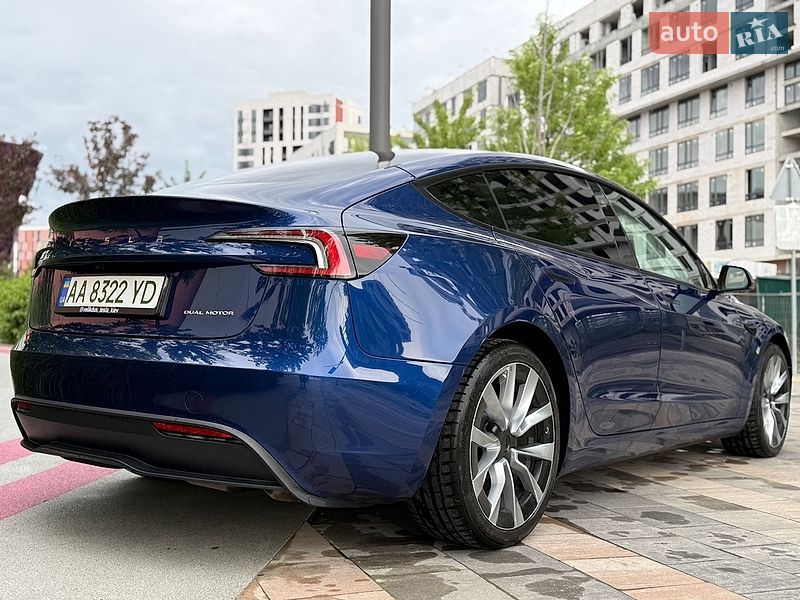 Седан Tesla Model 3 2023 в Києві