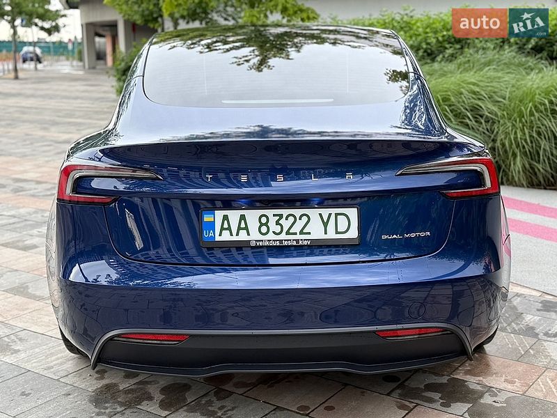 Седан Tesla Model 3 2023 в Києві