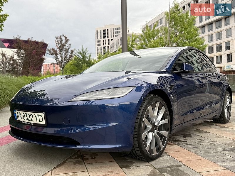 Седан Tesla Model 3 2023 в Києві