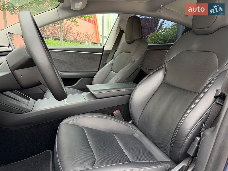 Седан Tesla Model 3 2023 в Києві