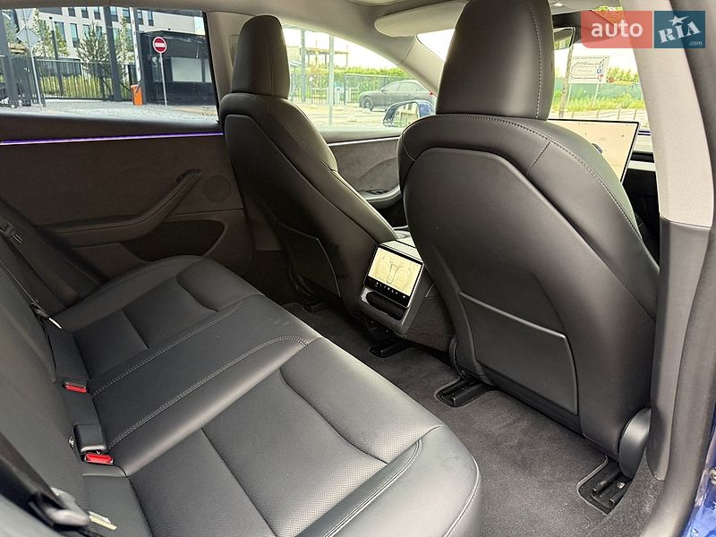 Седан Tesla Model 3 2023 в Києві