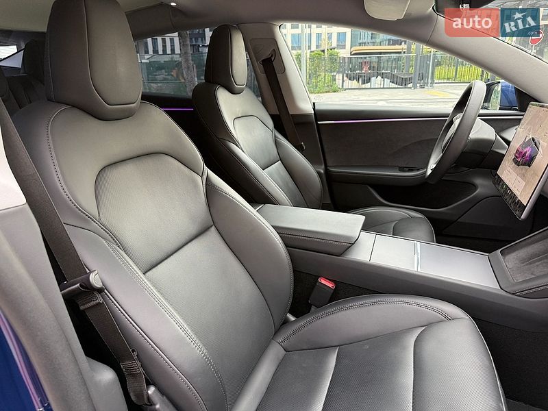 Седан Tesla Model 3 2023 в Києві