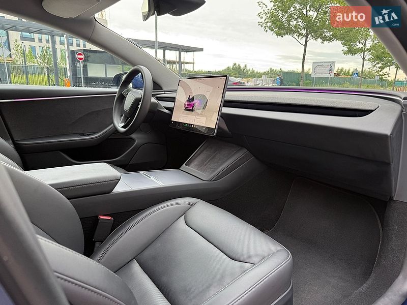 Седан Tesla Model 3 2023 в Києві