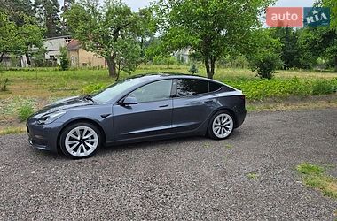 Седан Tesla Model 3 2022 в Львове