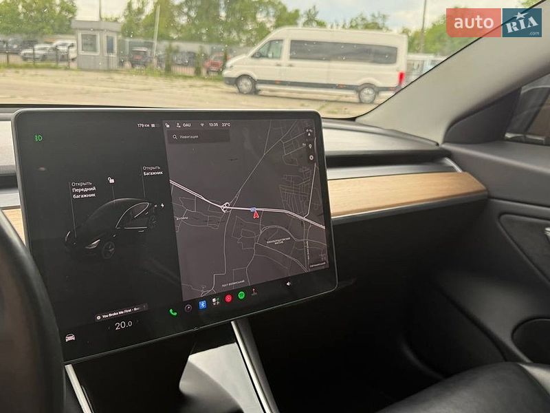 Седан Tesla Model 3 2019 в Киеве