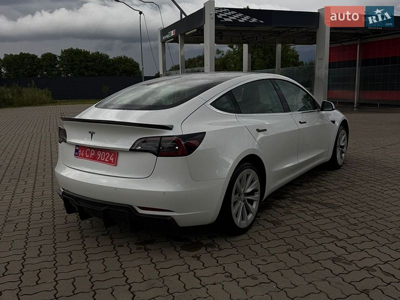Седан Tesla Model 3 2019 в Стрые