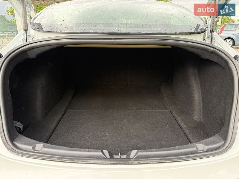 Седан Tesla Model 3 2019 в Стрые