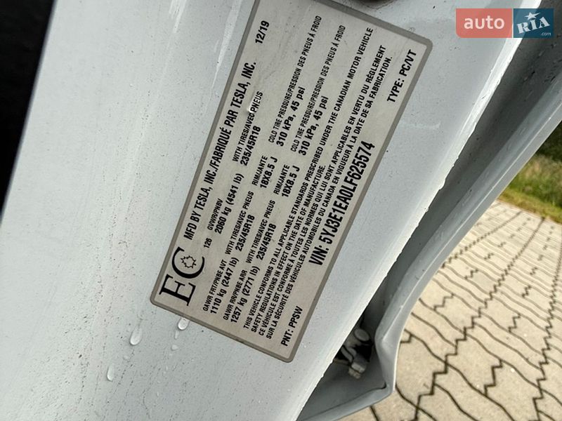 Седан Tesla Model 3 2019 в Стрые
