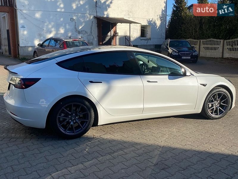Седан Tesla Model 3 2021 в Львове фото 5 Седан Tesla Model 3 2021 в Львове