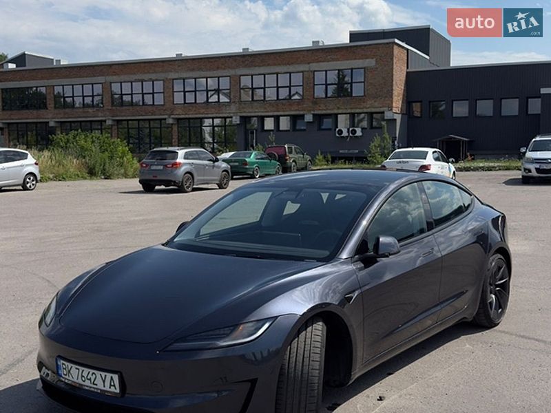 Седан Tesla Model 3 2024 в Ровно