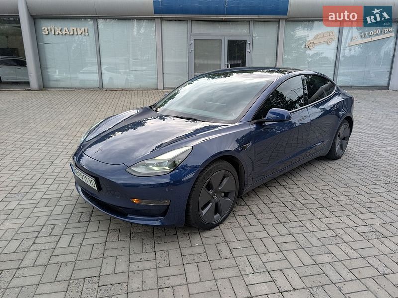 Седан Tesla Model 3 2022 в Дніпрі