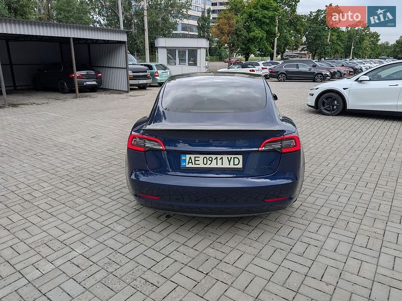 Седан Tesla Model 3 2022 в Дніпрі