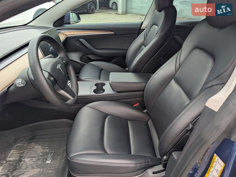 Седан Tesla Model 3 2022 в Дніпрі