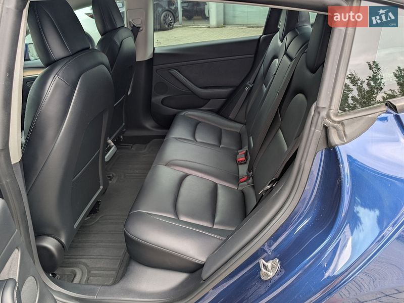Седан Tesla Model 3 2022 в Дніпрі