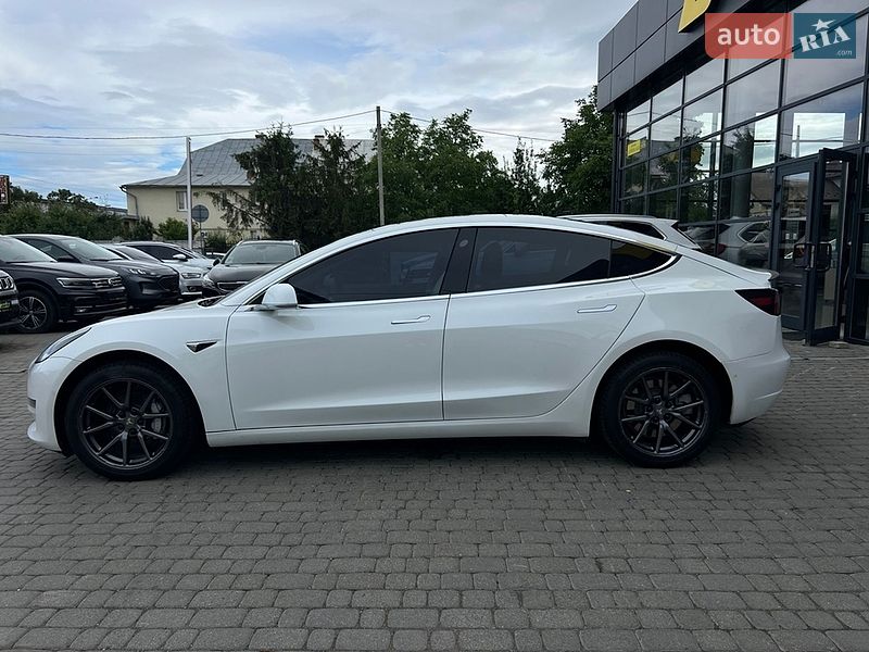 Седан Tesla Model 3 2019 в Ивано-Франковске