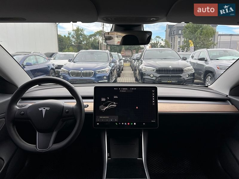 Седан Tesla Model 3 2019 в Ивано-Франковске