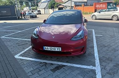 Седан Tesla Model 3 2021 в Киеве