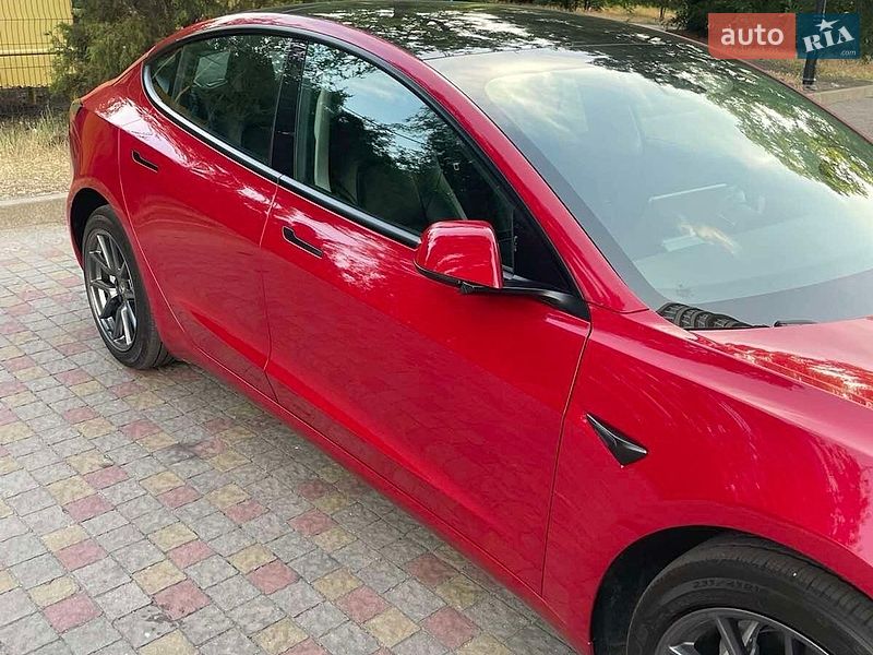 Седан Tesla Model 3 2022 в Запоріжжі