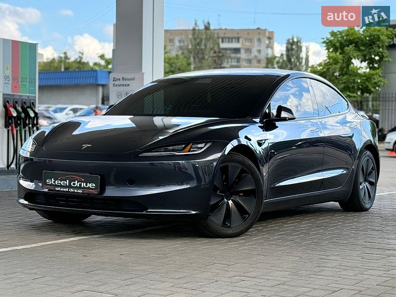 Tesla Model 3 2024