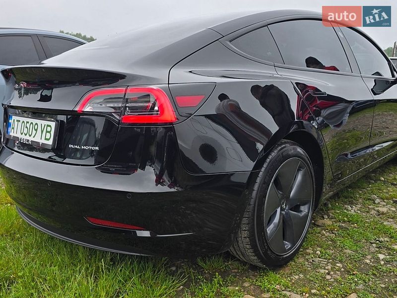 Седан Tesla Model 3 2020 в Ивано-Франковске
