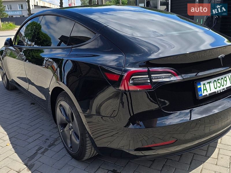Седан Tesla Model 3 2020 в Ивано-Франковске