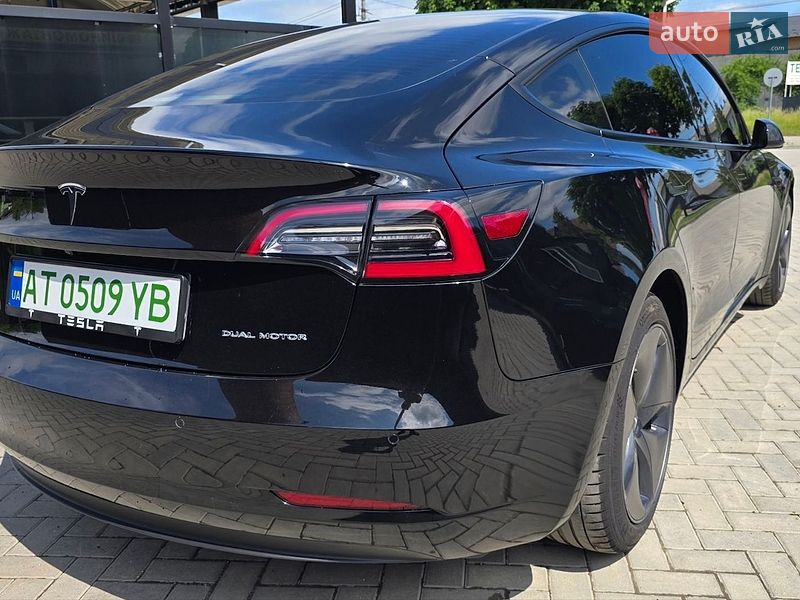 Седан Tesla Model 3 2020 в Івано-Франківську