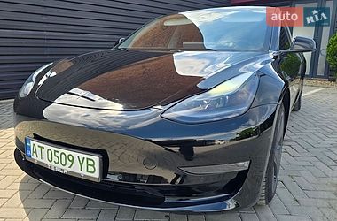 Седан Tesla Model 3 2020 в Івано-Франківську