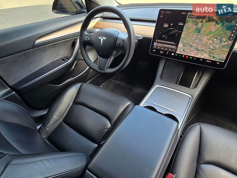 Седан Tesla Model 3 2020 в Івано-Франківську