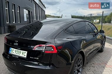Седан Tesla Model 3 2019 в Львове