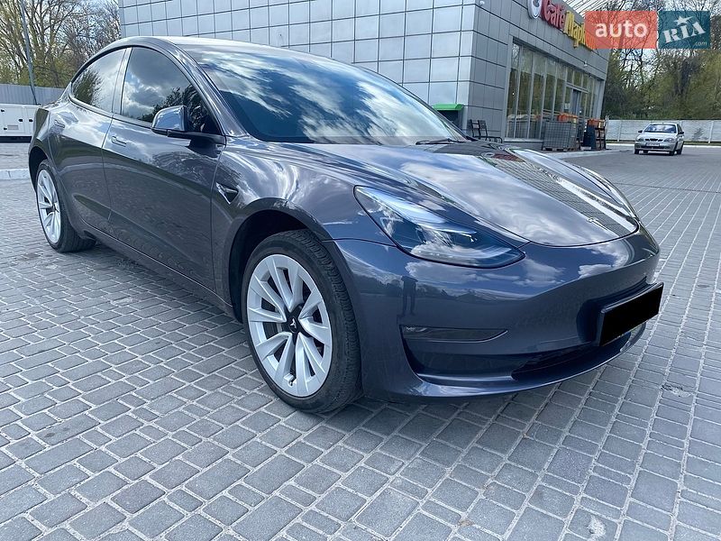 Tesla Model 3 2022