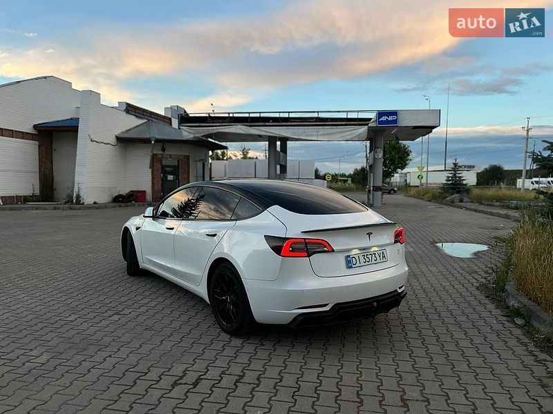 Седан Tesla Model 3 2019 в Вінниці