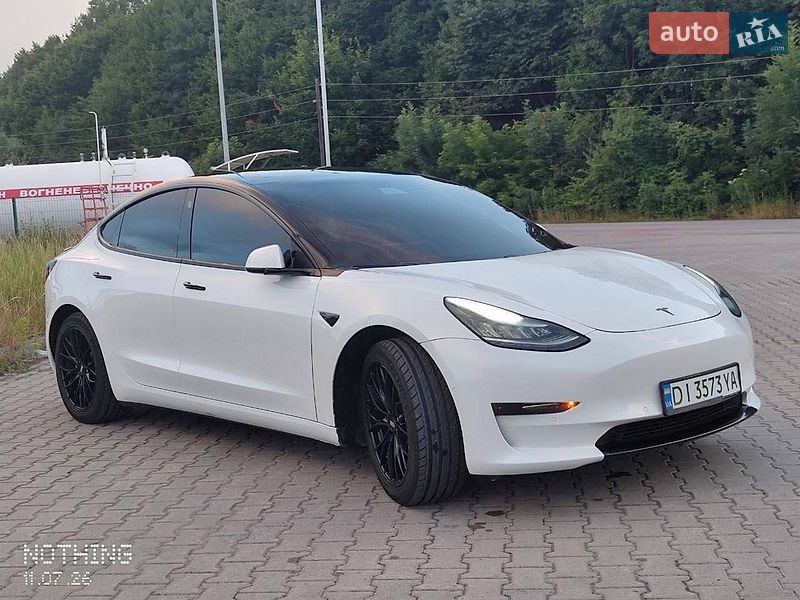 Седан Tesla Model 3 2019 в Вінниці