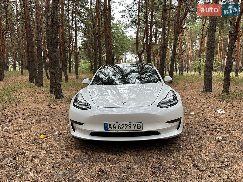 Седан Tesla Model 3 2019 в Каменском