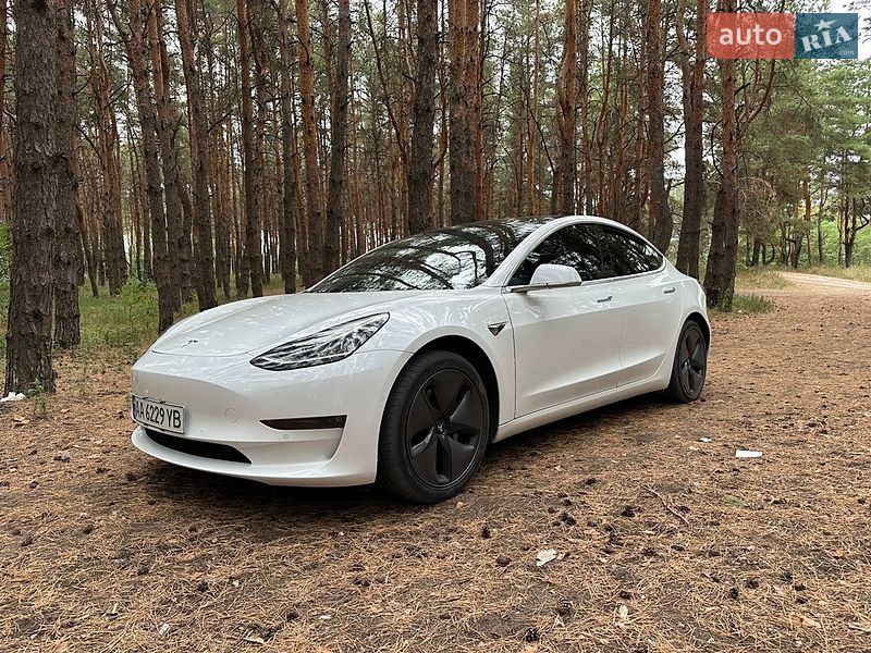 Седан Tesla Model 3 2019 в Каменском