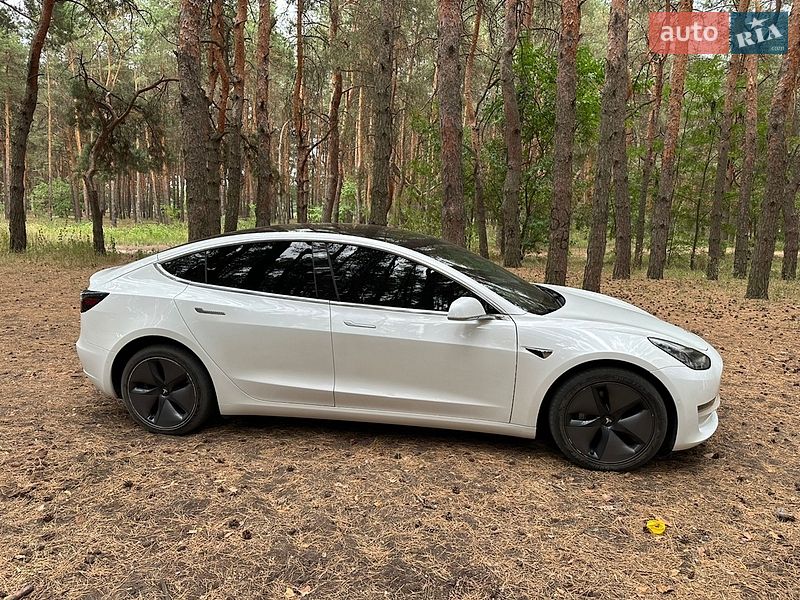 Седан Tesla Model 3 2019 в Каменском