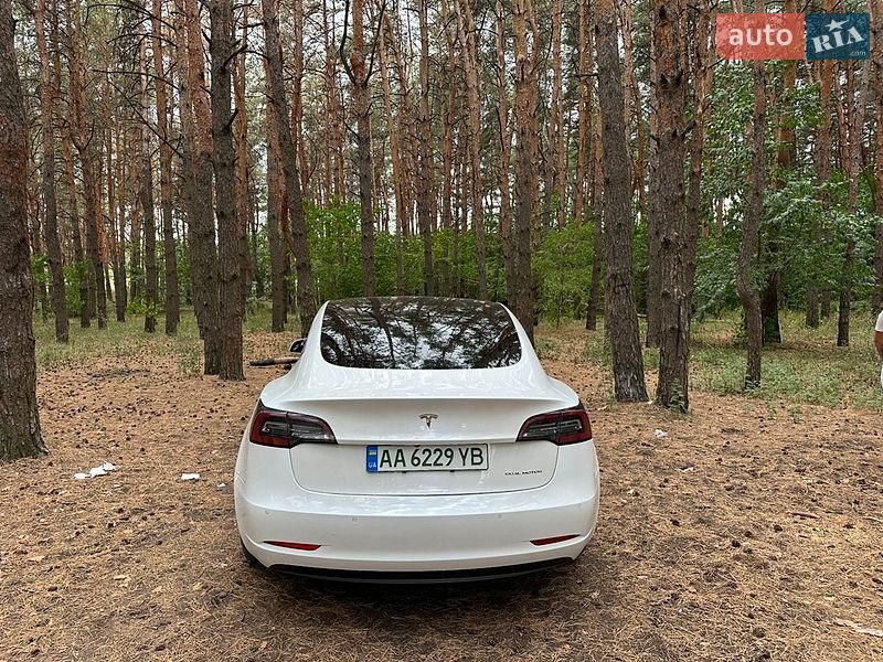 Седан Tesla Model 3 2019 в Каменском