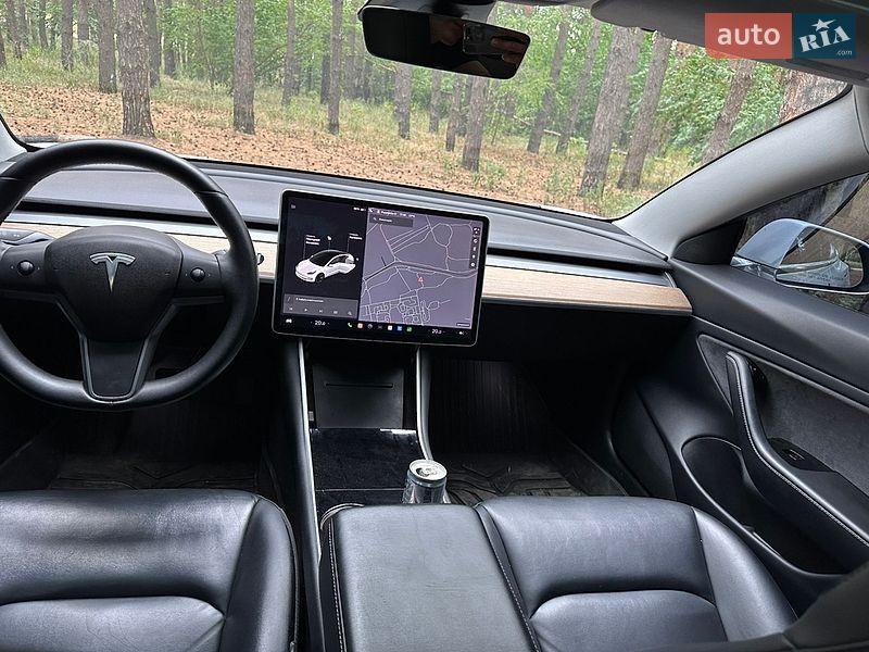 Седан Tesla Model 3 2019 в Каменском