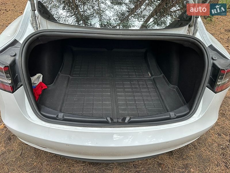 Седан Tesla Model 3 2019 в Каменском