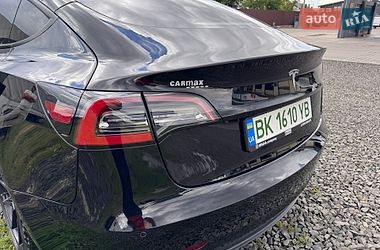 Седан Tesla Model 3 2021 в Луцке