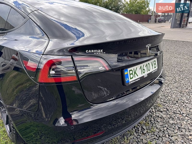 Седан Tesla Model 3 2021 в Луцке
