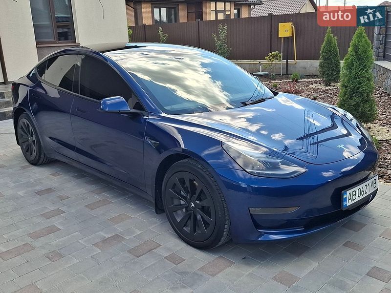 Седан Tesla Model 3 2022 в Вінниці