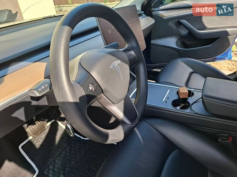 Седан Tesla Model 3 2022 в Вінниці