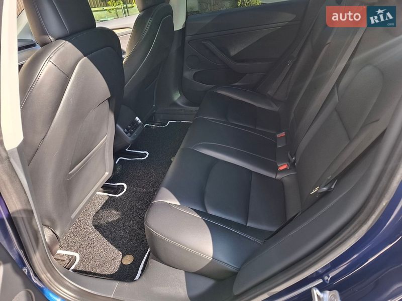 Седан Tesla Model 3 2022 в Вінниці