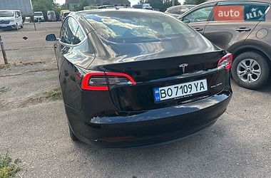 Седан Tesla Model 3 2018 в Рівному