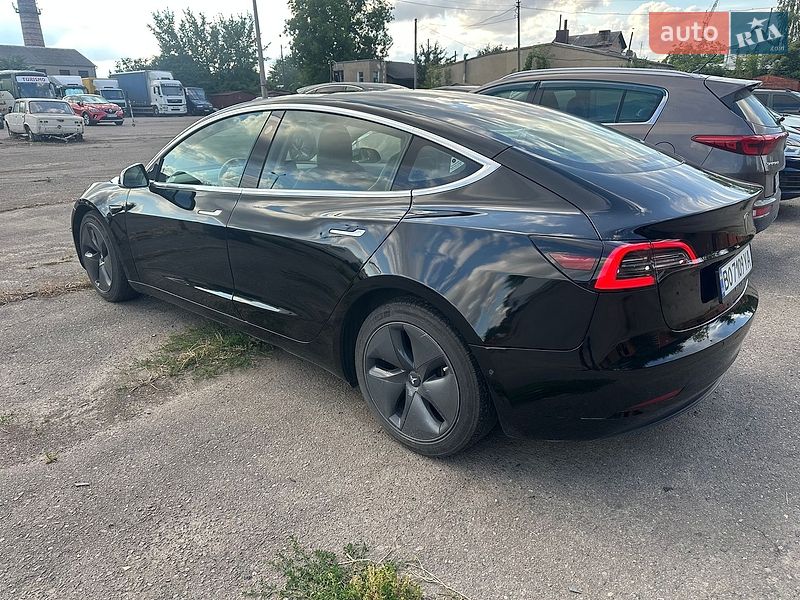 Седан Tesla Model 3 2018 в Рівному